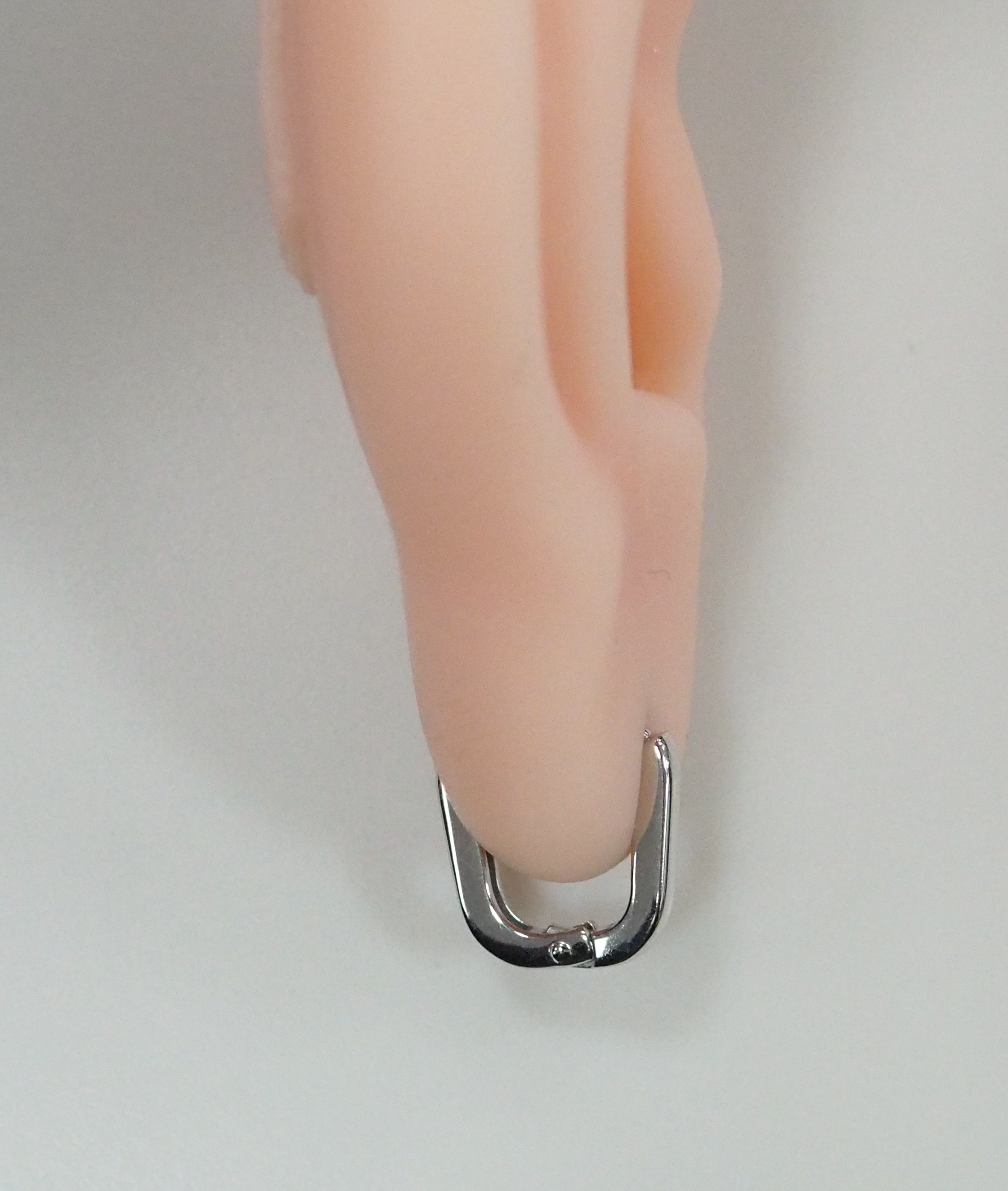 Серьги из белого золота